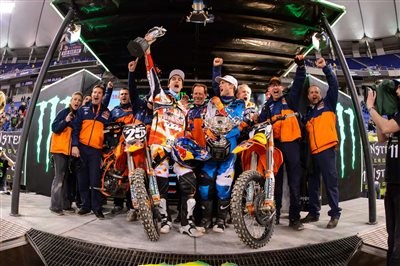 Dunlop ungeschlagen im Supercross