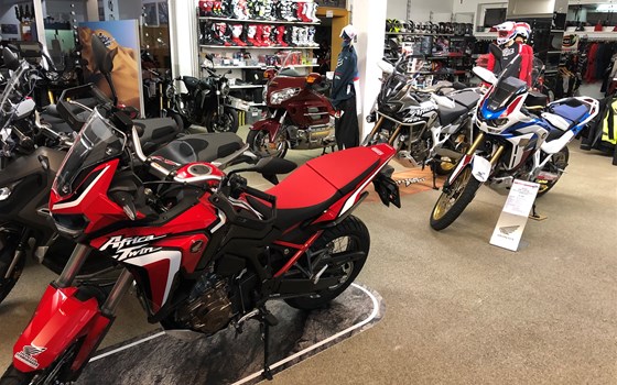 Christmas Shopping Samstag 7. Dezember bei Honda Schmidinger mit Africa Twin Launch - Bild 2