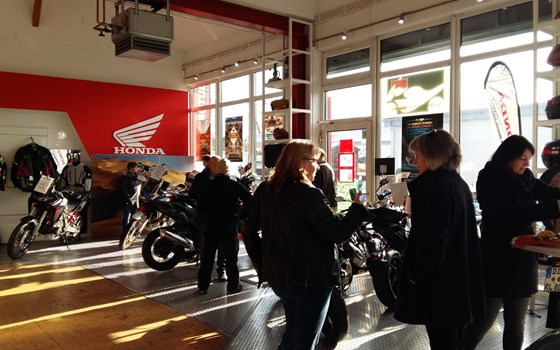 Kommt vorbei auf einen leckeren Glühwein!  - Bild 3