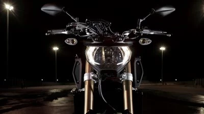 Hammerbike!!! Yamaha bringt 3-Zylinder!  Bild 2: Hammerbike!!! Yamaha bringt 3-Zylinder!