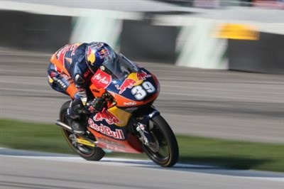 Luis Salom baut mit dem Sieg in Brünn seine Moto3-WM-Führung weiter aus. Luis Salom baut mit dem Sieg in Brünn seine Moto3-WM-Führung weiter aus.