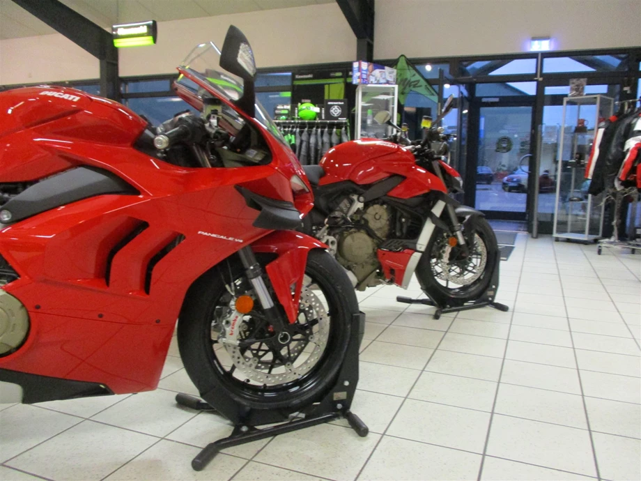 Die neuen Panigale V2 & V4 sind da !  Bild 6: Die neuen Panigale V2 & V4 sind da !