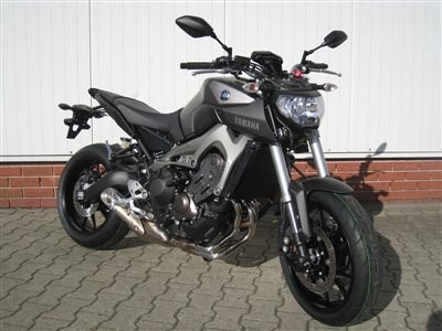 The Dark Side of Japan: MT-09