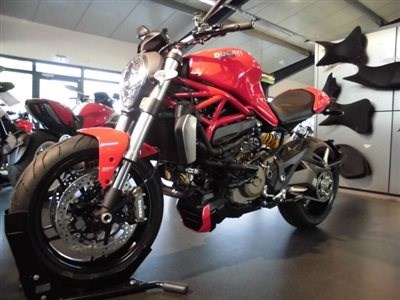 SIE IST DA: DIE NEUE DUCATI MONSTER 1200