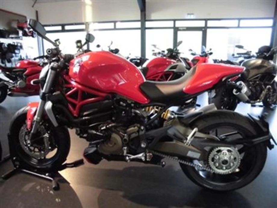 SIE IST DA: DIE NEUE DUCATI MONSTER 1200 Bild 2: SIE IST DA: DIE NEUE DUCATI MONSTER 1200
