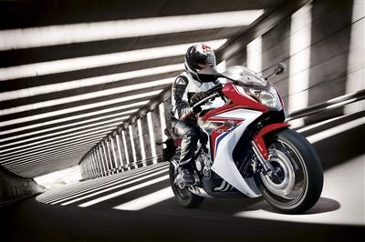 Honda Semmler - Honda CBR 650 F Bild 2: Honda Semmler - Honda CBR 650 F