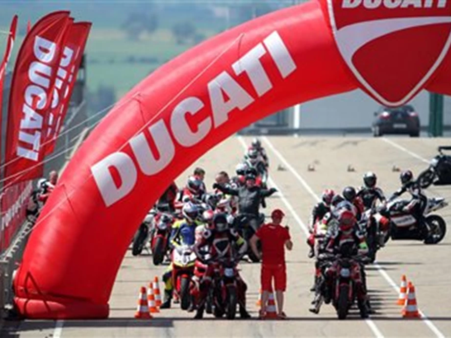 Ducati 4U Rennstreckentrainings 2014 Bild 1: Ducati 4U Rennstreckentrainings 2014