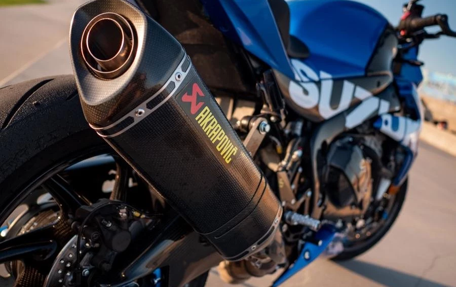 Suzuki "Virus" 1000R Umbau: 1000PS.at baut die Suzuki GSX-R 1000R um! Bild 2: Suzuki "Virus" 1000R Umbau: 1000PS.at baut die Suzuki GSX-R 1000R um!