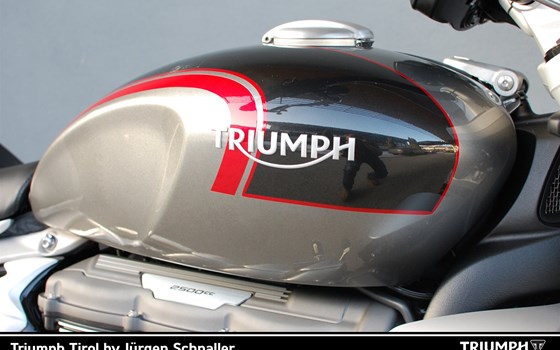 Triumph Rocket 3 R & GT - Bild 6