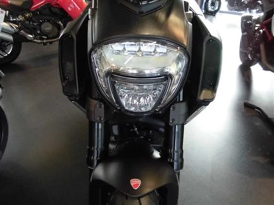 DIE NEUE DUCATI DIAVEL Bild 8: DIE NEUE DUCATI DIAVEL