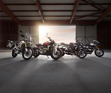 AUF DIE BIKES, FERTIG, LOS! TRIUMPH PRÄSENTIERT IM MÄRZ SEINE „BEST OF BRITISH“-MODELLNEUHEITEN 2020 AUF DIE BIKES, FERTIG, LOS! TRIUMPH PRÄSENTIERT IM MÄRZ SEINE „BEST OF BRITISH“-MODELLNEUHEITEN 2020