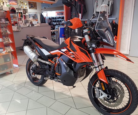 HKS SPECIAL KTM 790 Adventure R HKS SPECIAL KTM 790 Adventure R
