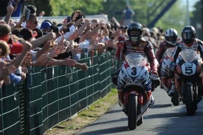 Dunlop offizieller Reifenpartner der Isle of Man TT Dunlop offizieller Reifenpartner der Isle of Man TT