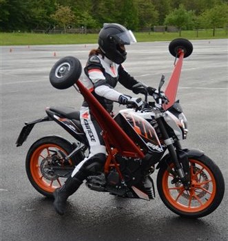 1. Schräglagentraining auf der KTM 390 Duke - Bild 3