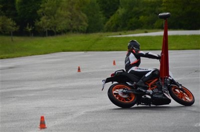 1. Schräglagentraining auf der KTM 390 Duke