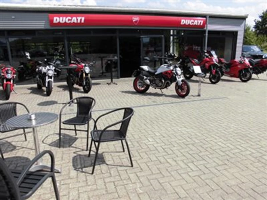 Das DUCATI Monster-Sommerfest - die neue Monster 821 ist da ! Bild 7: Das DUCATI Monster-Sommerfest - die neue Monster 821 ist da !