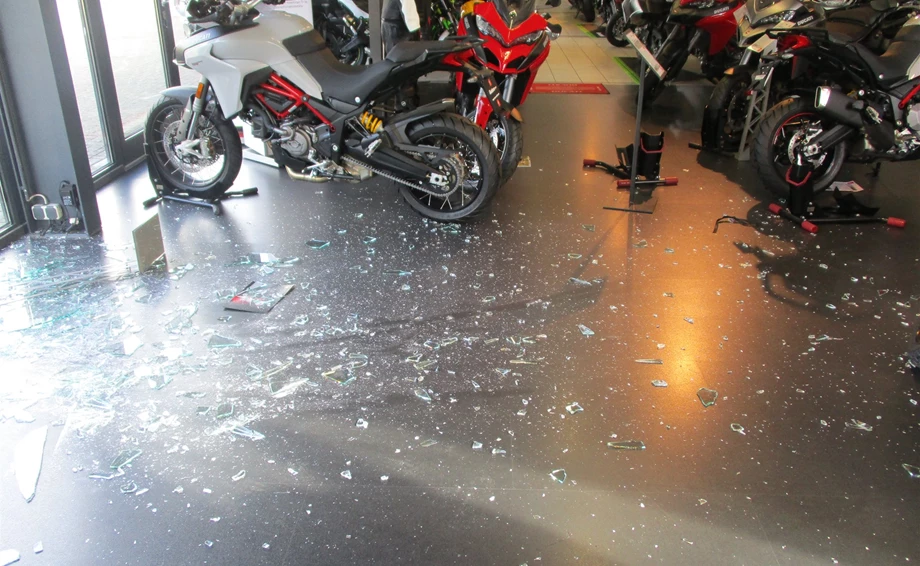 Motorrad-Diebstahl / Einbruch Bild 3: Motorrad-Diebstahl / Einbruch