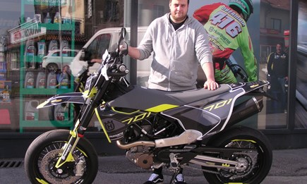 701 Supermoto übergeben!