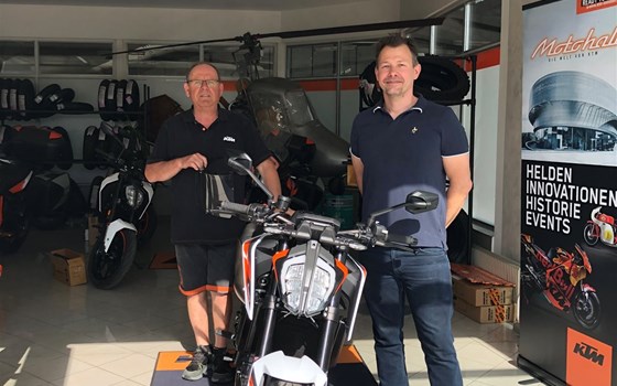 FAHRZEUGÜBERGABE KTM 890 DUKE - Bild 2 FAHRZEUGÜBERGABE KTM 890 DUKE - Bild 2