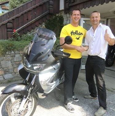 Weltmeister vertraut beim Motorradkauf auf   "Raimund " Weltmeister vertraut beim Motorradkauf auf   "Raimund "