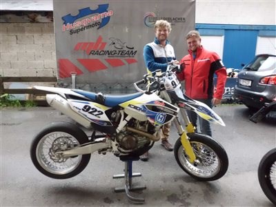 Freudige Übergabe HQV FE501 SMR - Bild 1 Freudige Übergabe HQV FE501 SMR - Bild 1