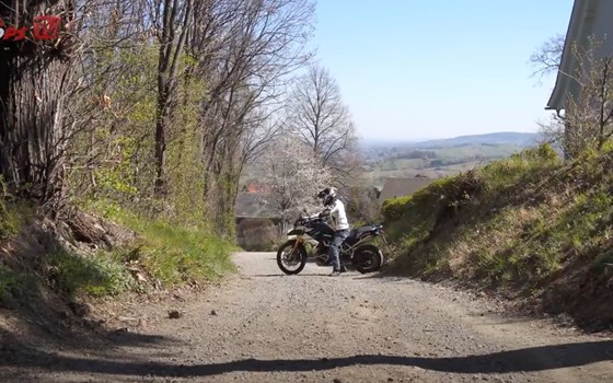 Neues 1000PS.at Video: Motorrad richtig wenden! - Bild 1 Neues 1000PS.at Video: Motorrad richtig wenden! - Bild 1