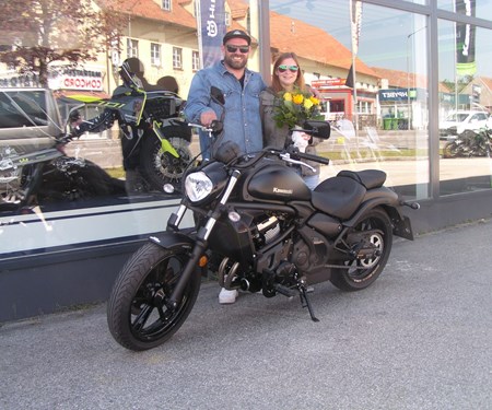 Roll out einer Kawasaki Vulcan S Roll out einer Kawasaki Vulcan S