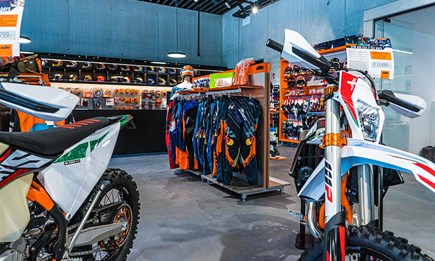 Walktrough Kini Shop - Episode 5 - Offroad Modelle & KTM Powerparts