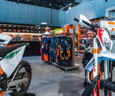 Walktrough Kini Shop - Episode 5 - Offroad Modelle & KTM Powerparts Walktrough Kini Shop - Episode 5 - Offroad Modelle & KTM Powerparts