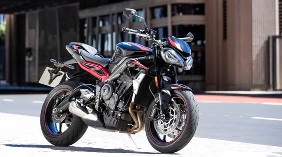 STREET „FIGHT-R“ RELOADED: TRIUMPH PRÄSENTIERT DIE NEUE STREET TRIPLE R Bild 1: STREET „FIGHT-R“ RELOADED: TRIUMPH PRÄSENTIERT DIE NEUE STREET TRIPLE R