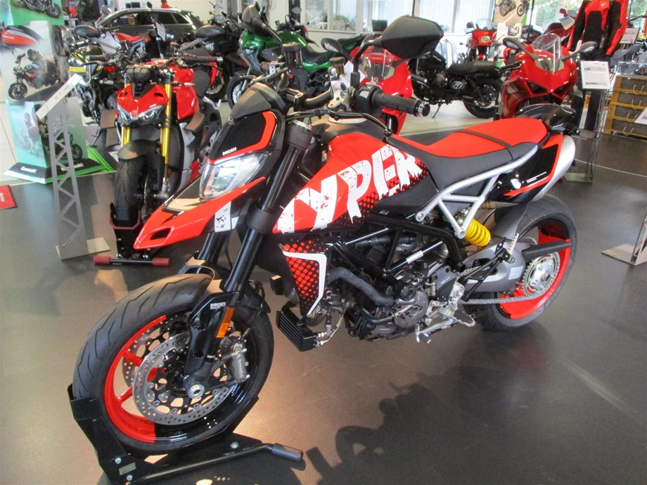 DIE NEUE DUCATI HYPERMOTARD 950 RVE Bild 3: DIE NEUE DUCATI HYPERMOTARD 950 RVE