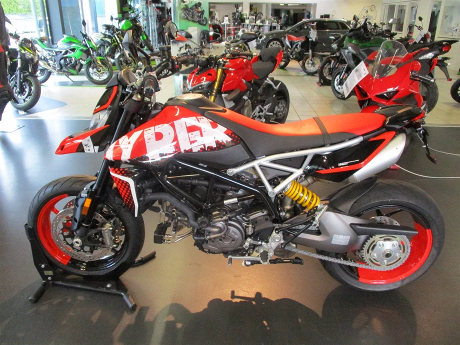 DIE NEUE DUCATI HYPERMOTARD 950 RVE Bild 2: DIE NEUE DUCATI HYPERMOTARD 950 RVE