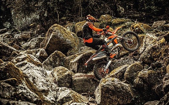 2021ER KTM EXC-RANGE SETZT NEUE MASSSTÄBE - Bild 12