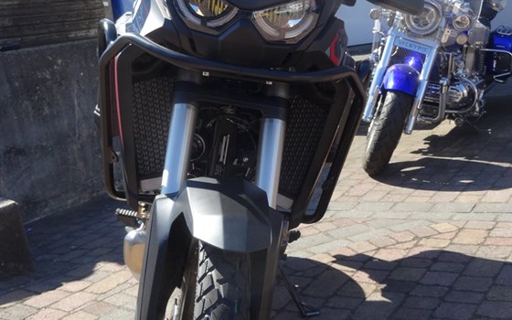 CRF1100L 2020 mit  Zubehörpaket und Motorschutzbügeln - Bild 4