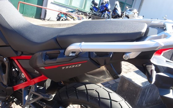 CRF1100L 2020 mit  Zubehörpaket und Motorschutzbügeln - Bild 10