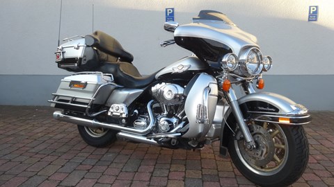 SONDERANGEBOT - Gebrauchtfahrzeug - Harley-Davidson Elektra Glide Ultra Classic "100"