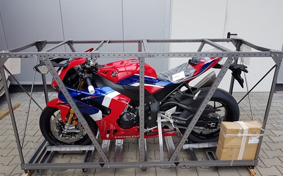 Honda Semmler - CBR1000RR-R eingetroffen - Bild 1