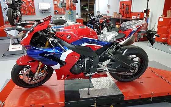 Honda Semmler - CBR1000RR-R eingetroffen - Bild 5