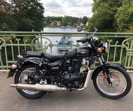 Erleben Sie die wunderschöne Benelli Imperiale 400 ABS live bei uns!