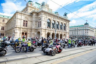 5400 Biker protestieren gegen bestehende und drohende Motorradfahrverbote