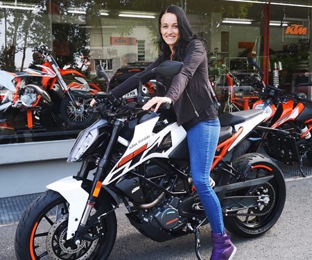 KTM 125 Duke hat neue Besitzerin gefunden  KTM 125 Duke hat neue Besitzerin gefunden