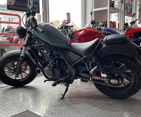 Wir haben noch eine CMX500 Rebell Modelljahr 2019 bekommen!!!