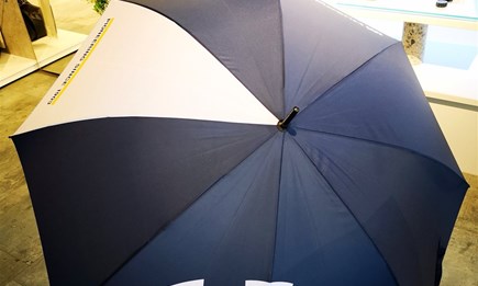 Wir lassen euch nicht im Regen stehen !! Husqvarna Regenschirm