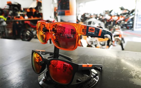 20 Grad & Sonnenschein ! Habt ihr schon das KTM Badetuch und die passende Sonnenbrille? - Bild 3