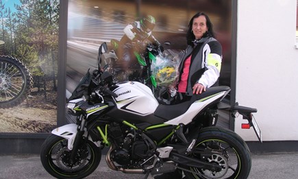 Motorradfahren ist viel zu schön, um es alleine den Männern zu überlassen!