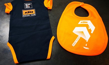 KTM Baby Body , Schnuller, Lätzchen und weiteres !!