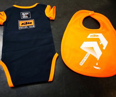 KTM Baby Body , Schnuller, Lätzchen und weiteres !!