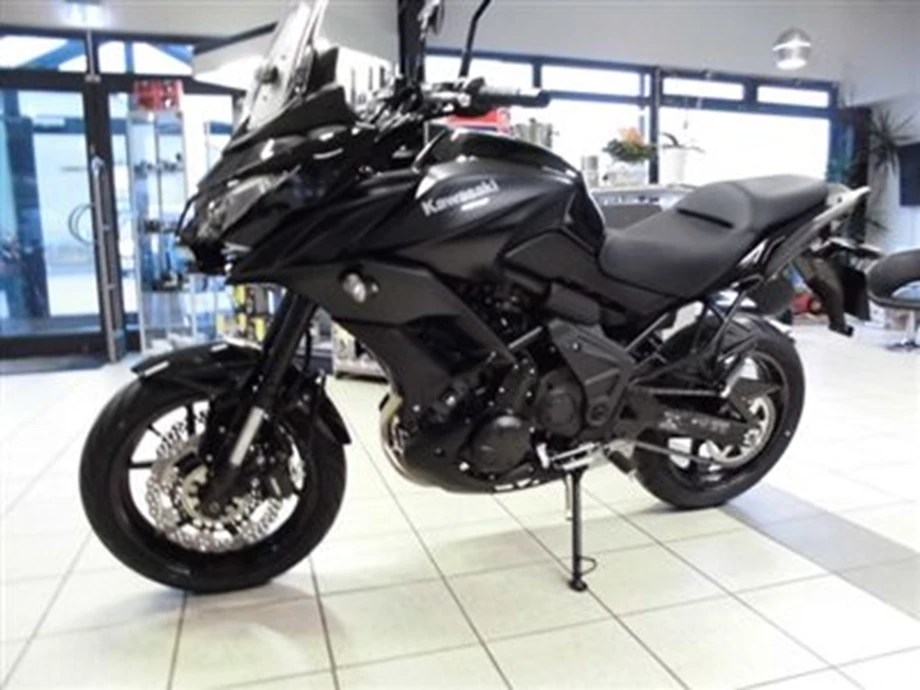 JETZT: Versys 1000 & 650 - VULCAN S & Z 300 ABS Bild 8: JETZT: Versys 1000 & 650 - VULCAN S & Z 300 ABS