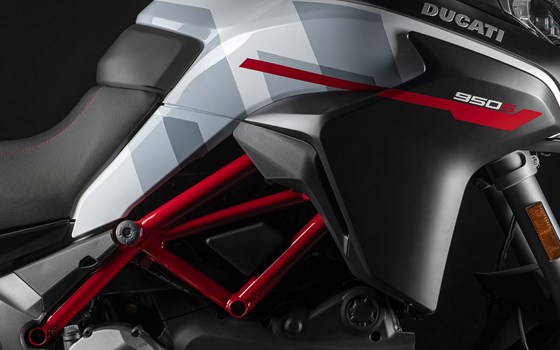 2021 Multistrada 950 S GP WHITE  - Bild 9
