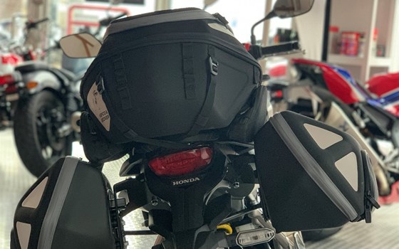 CB 650R mit Koffern von Hepco und Becker - Bild 2